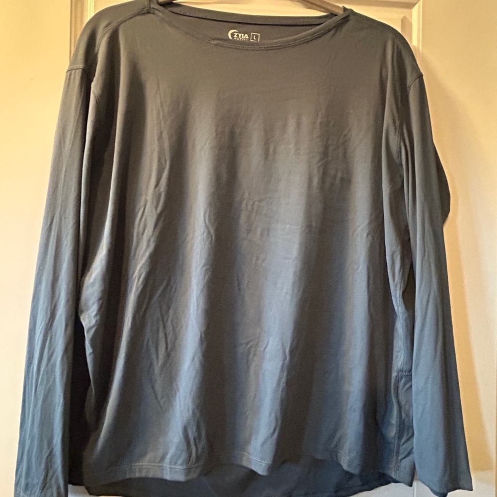 ZYIA NWT Island Breeze long sleeve tee